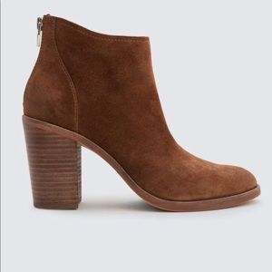 Dolce vita Stevie booties in brown